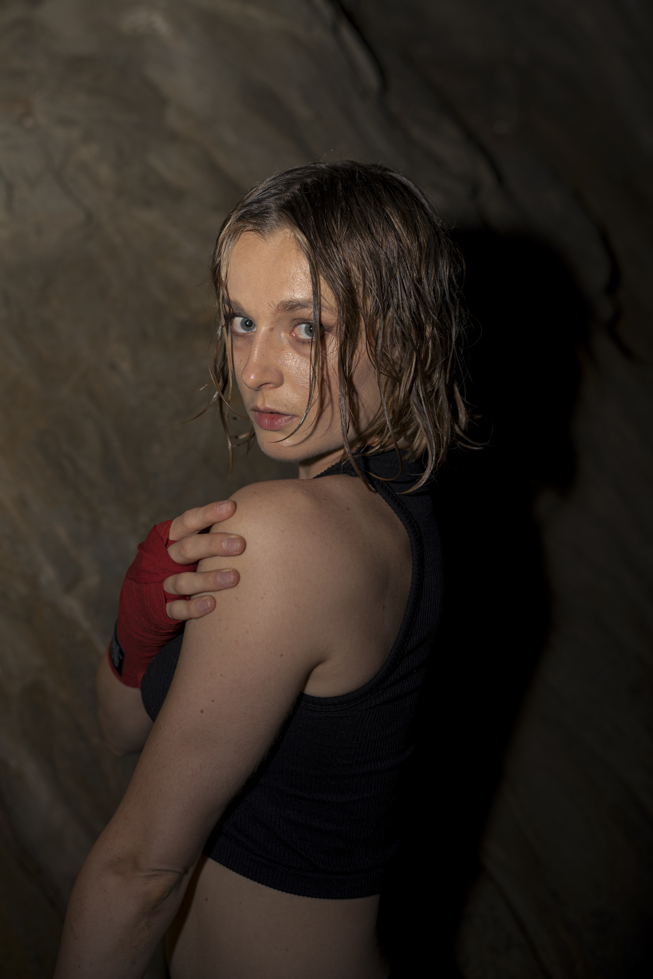 Portrait lifestyle boxeuse plage – sport & lifestyle – Dany Salliot