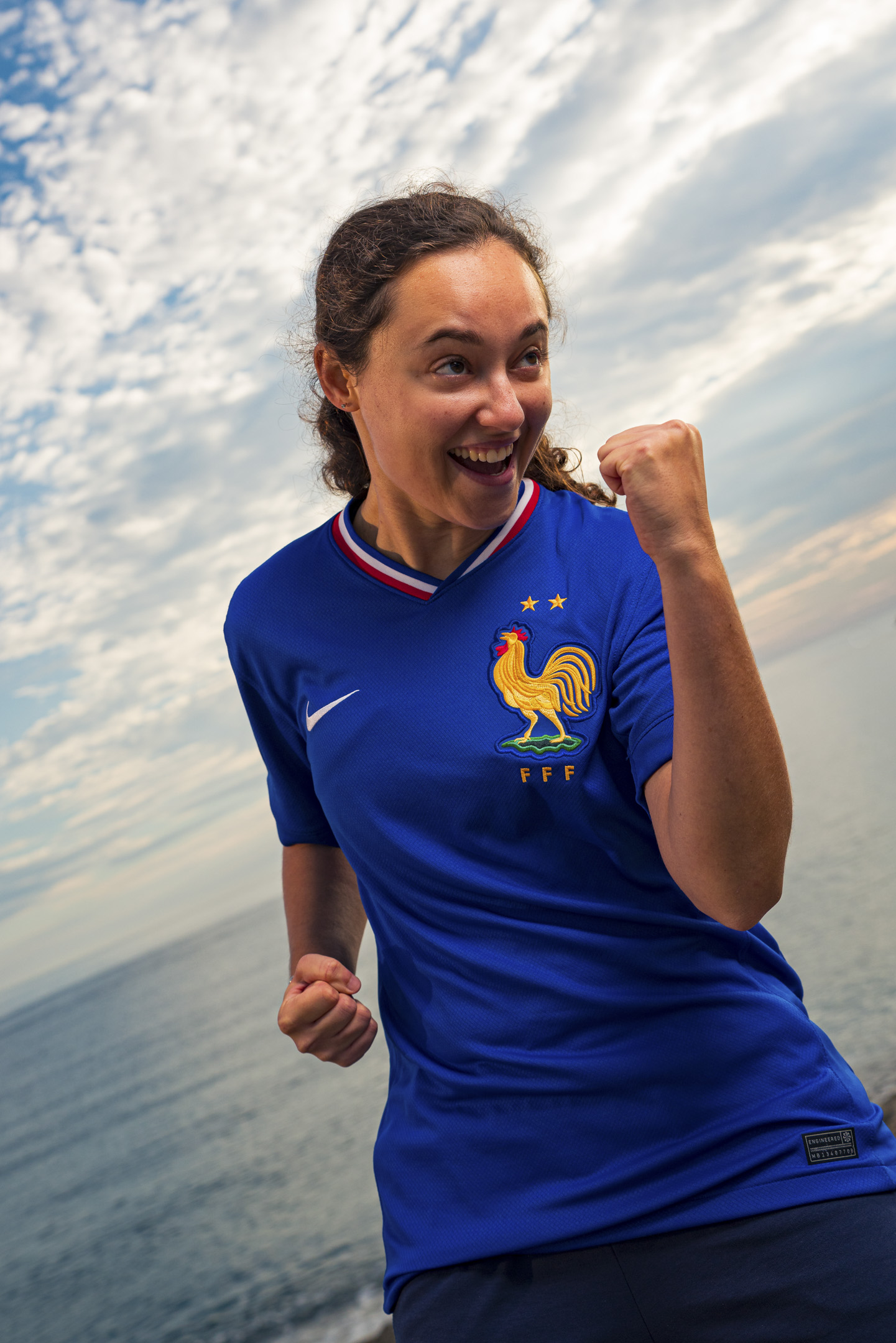 Portrait créatif footballeuse outdoor studio – sport & lifestyle – Dany Salliot