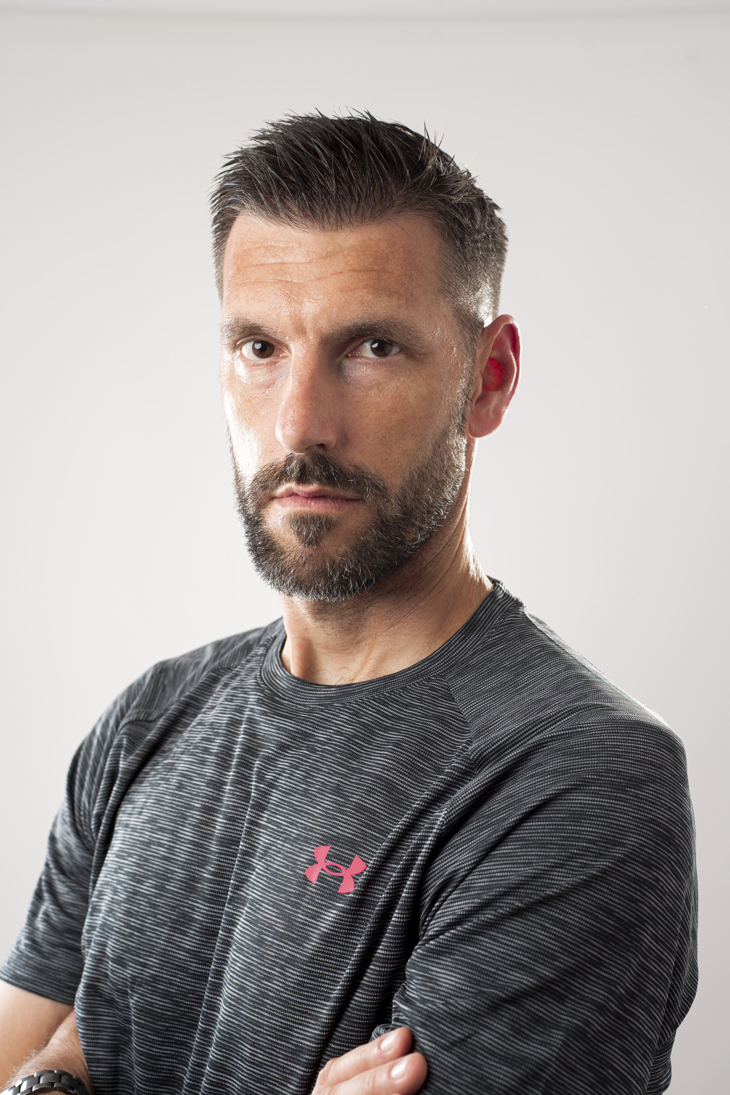 Portrait créatif homme studio – sport & lifestyle – Dany Salliot